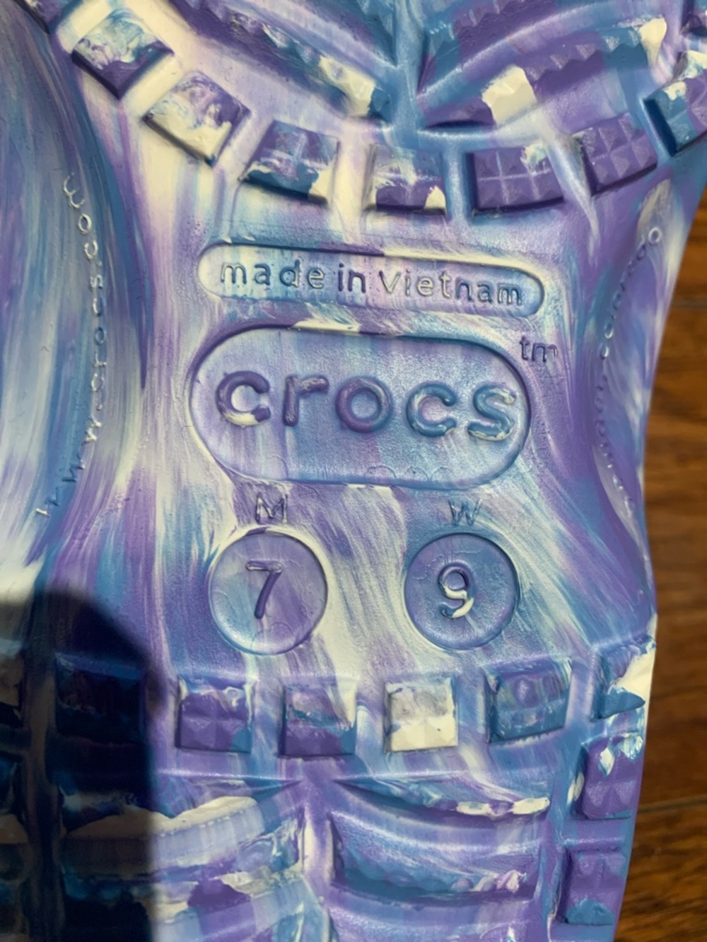 NWOT Marbled Crocs - Picture 4 of 5